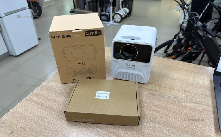 Проектор  Umiio Projector+полотно