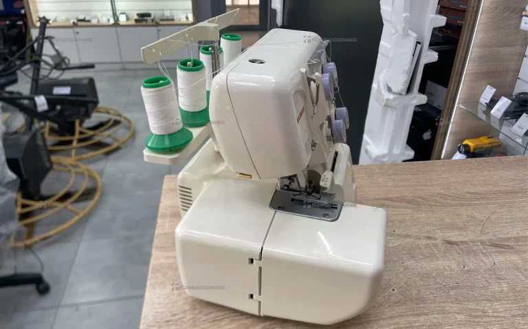 Оверлок family ml244d