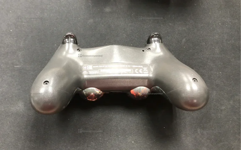 Геймпад для PS4.