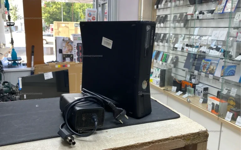 Xbox 360 S console