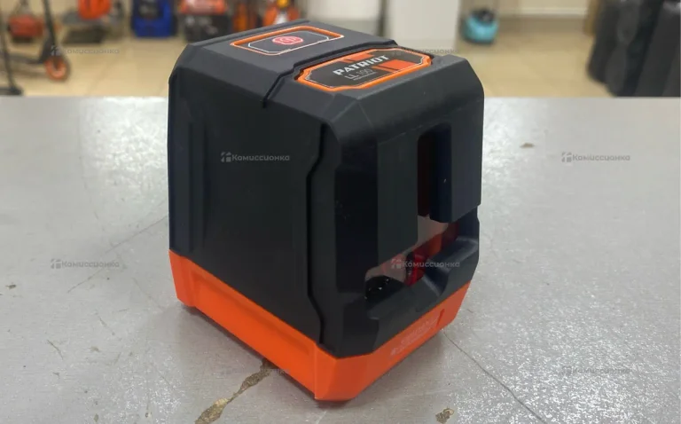 Нивелир PATRIOT LL 100