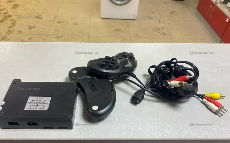 Приставка HamyY4 8-bit 16 bit (300 игр)