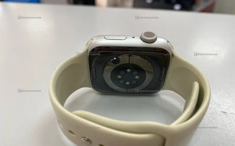 Часы Apple Watch Series 8 45mm