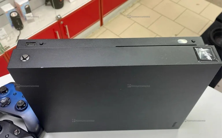 Приставка Xbox one X 1TB.