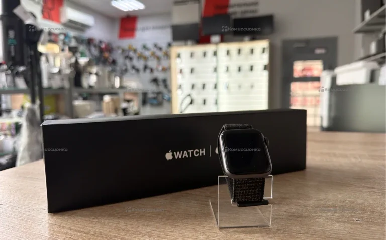 Часы Apple Watch SE Gen 1 40MM