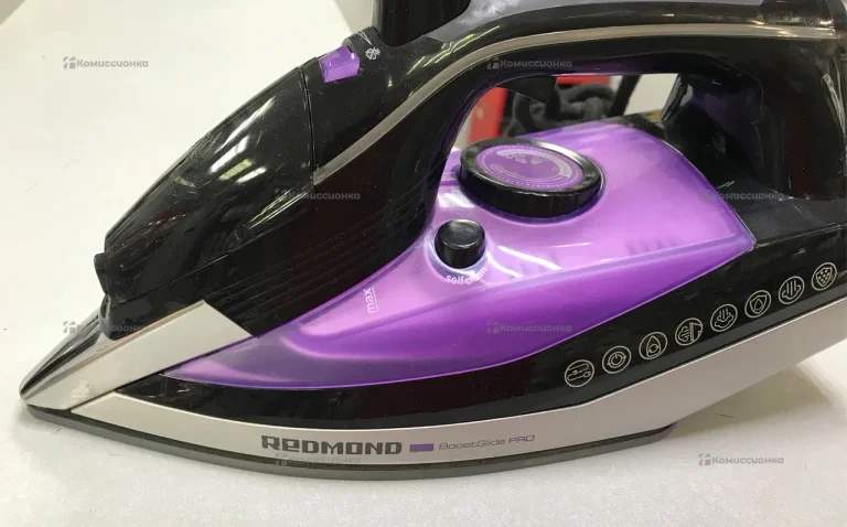 Утюг REDMOND RI-C260