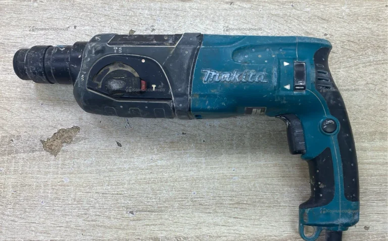 Перфоратор Makita HR2470