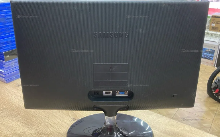 Монитор Samsung