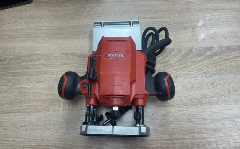 Фрезер Makita M3601