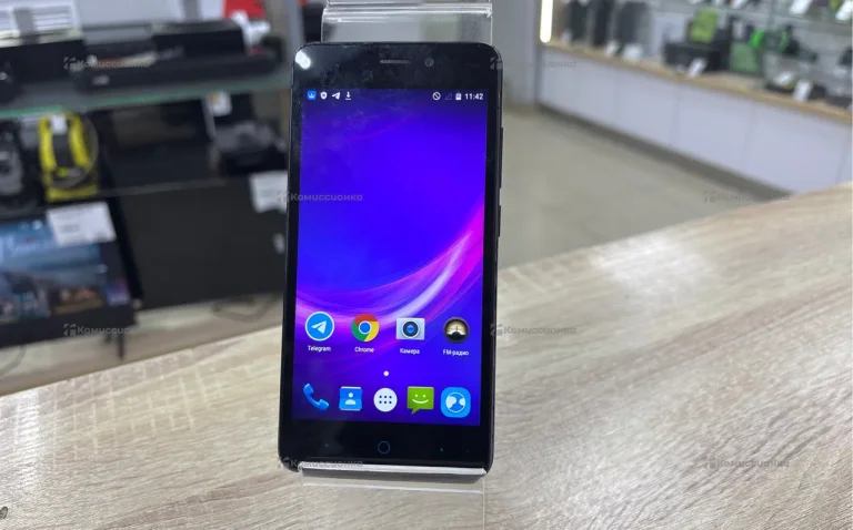 ZTE Blade A610 1/8 ГБ