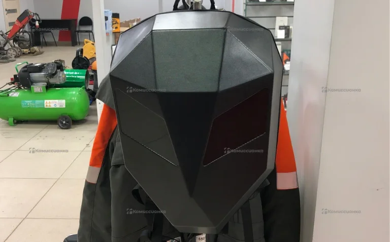 Мотоциклетная сумка с глазами (интерактивная)