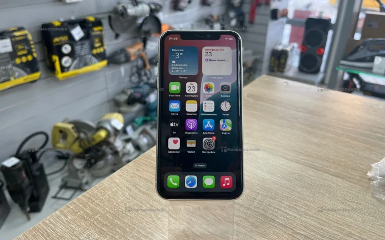 Apple iPhone 11 4/128 ГБ