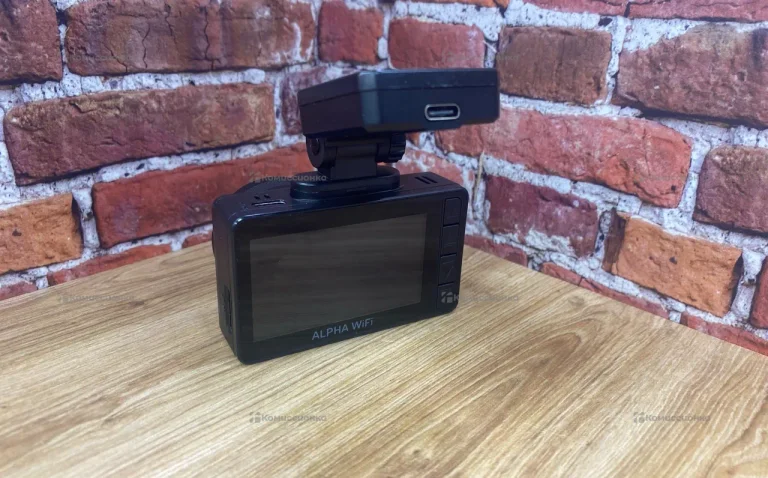 Видео регистратор ibox alpha