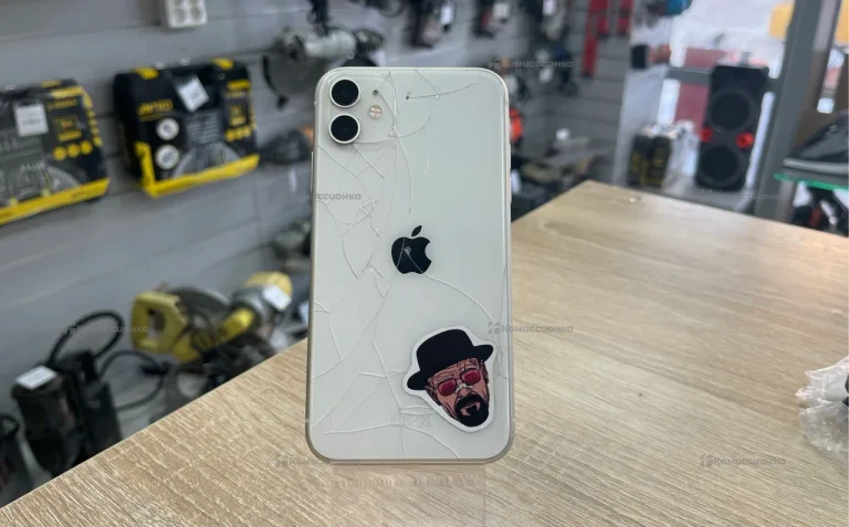 Apple iPhone 11 4/128 ГБ