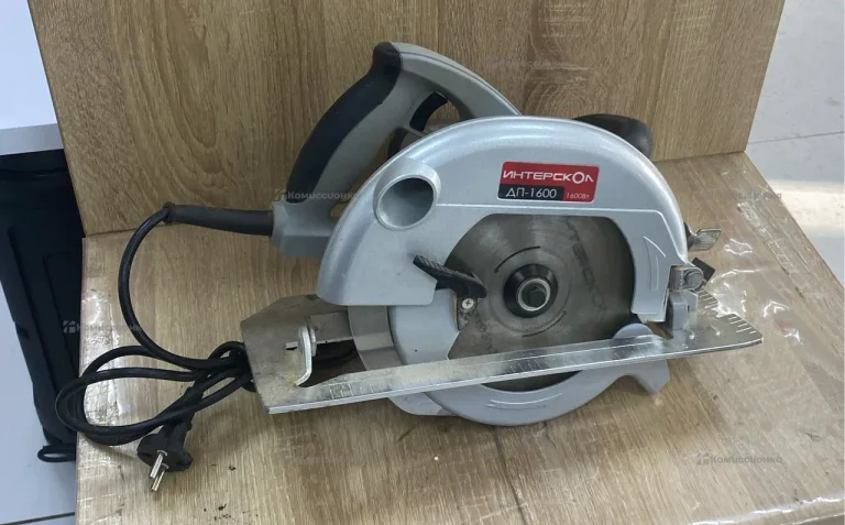 Циркулярная пила Циркулярная пила Интерскол ДП-160