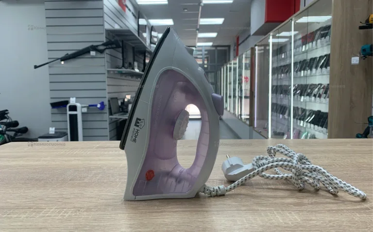 Утюг home element he-ir217