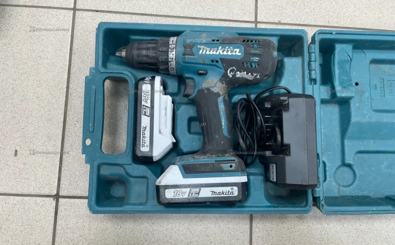 Шуруповерт Makita DF488D004