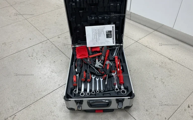 Набор инструментов в виде чемодана Дед Макар