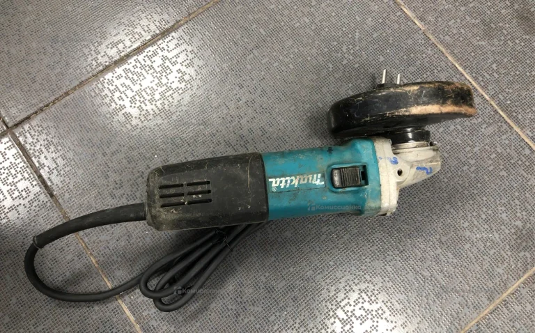 УШМ Makita 9558HN