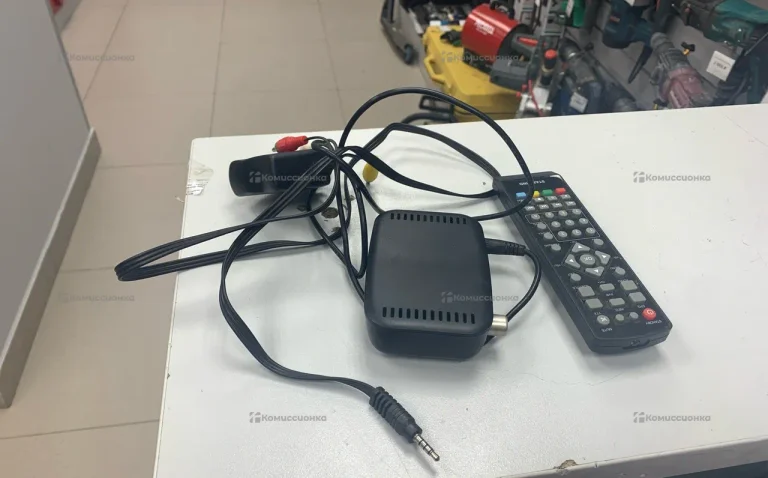 Цифровая ТВ приставка  STARWIND CT-160