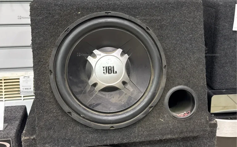 Сабвуфер  JBL