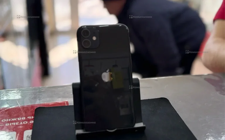 Apple iPhone 11 4/64 ГБ