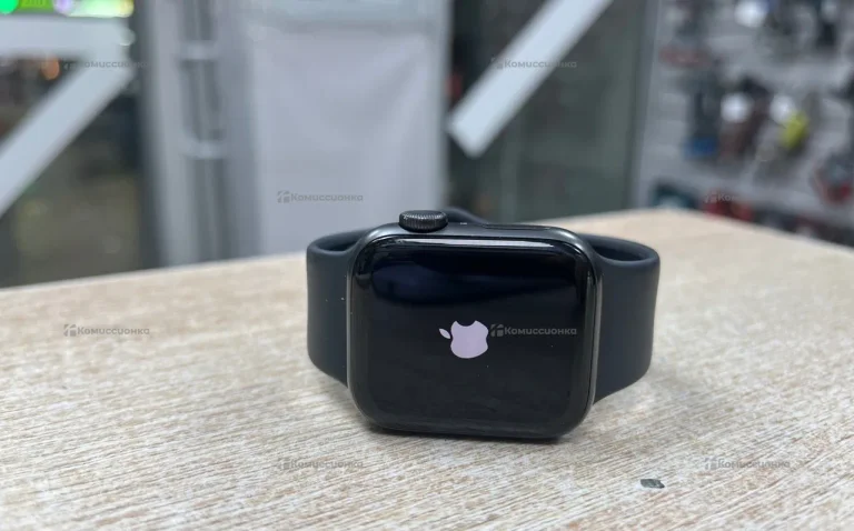 Часы  Apple Watch SE 1