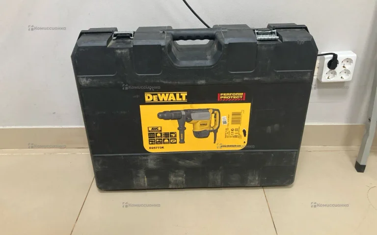 Перфоратор сетевой DeWALT D25773K