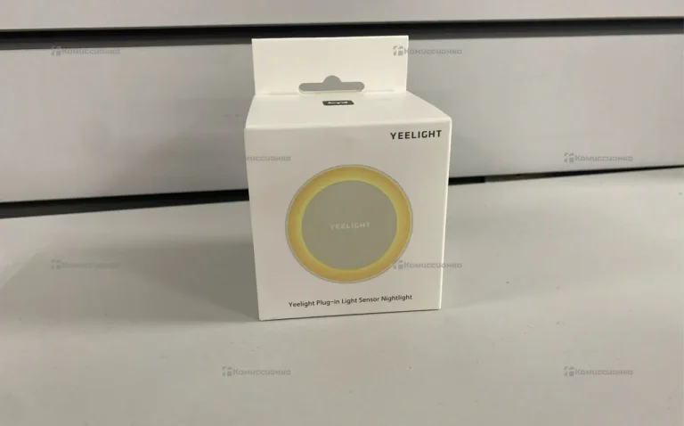 Ночник Xiaomi Yeelight LED Round Plug-In Night Light Sensitive YLYD11YL EU (белый)
