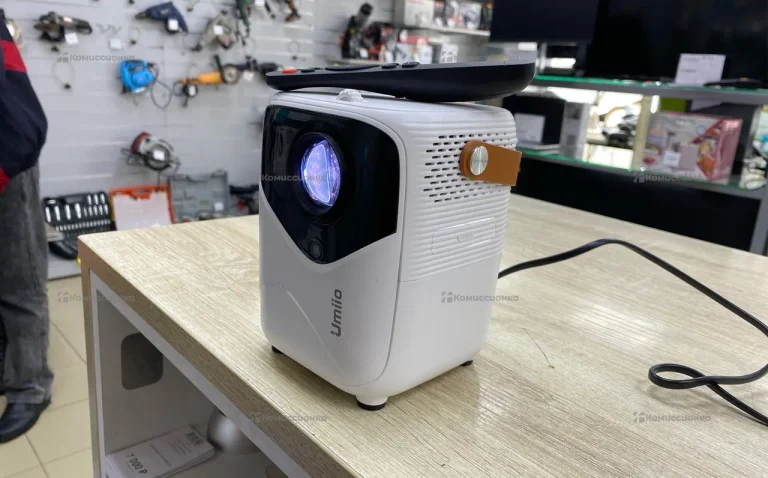 Проектор  портативный Umiio