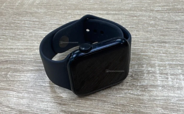 Часы  Apple Watch SE 44