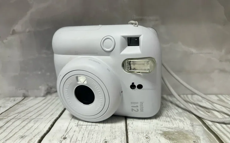 Фотоаппарат моментальной печати INSTAX MINI 12