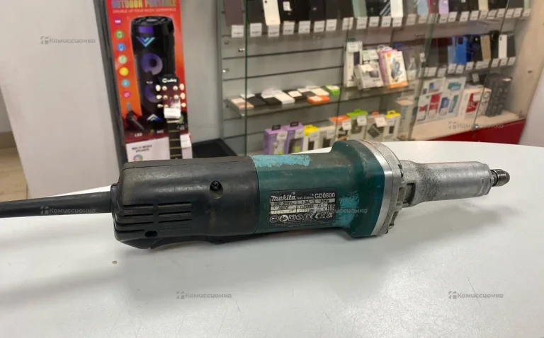 Гравер Makita GD 0600