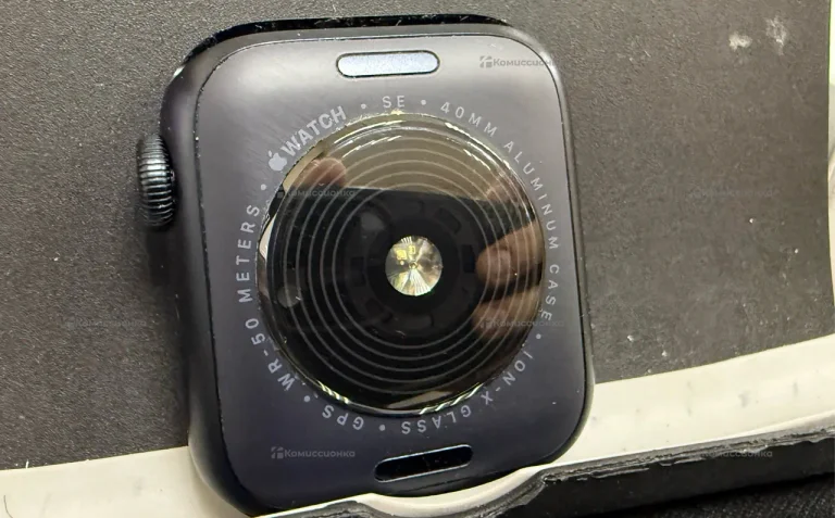 Часы  Apple SE 2024 40mm