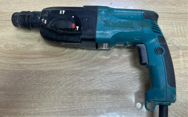 Перфоратор Makita HR2450