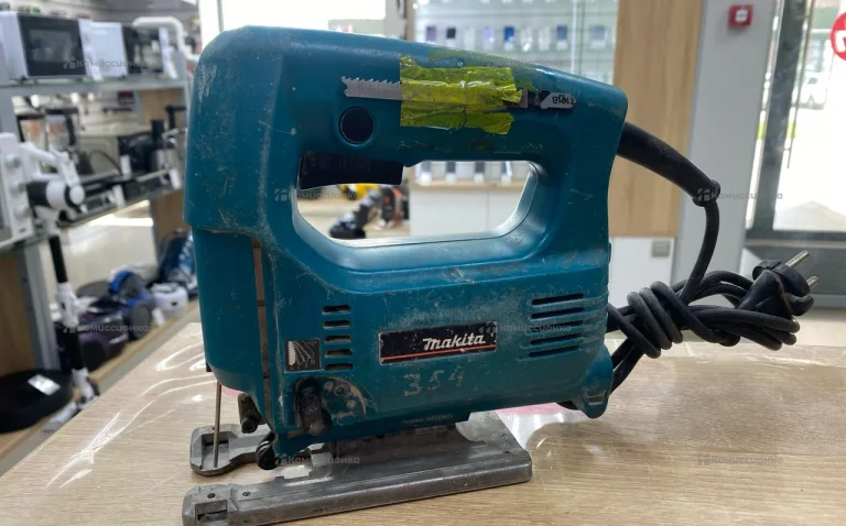 Лобзик Makita 4324