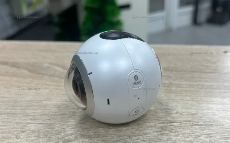Камера Samsung Gear 360