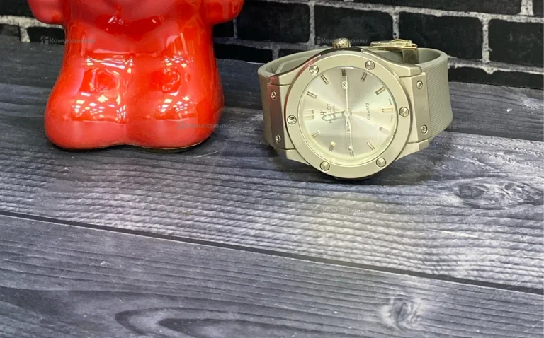 Наручные часы Hublot Geneve Quartz