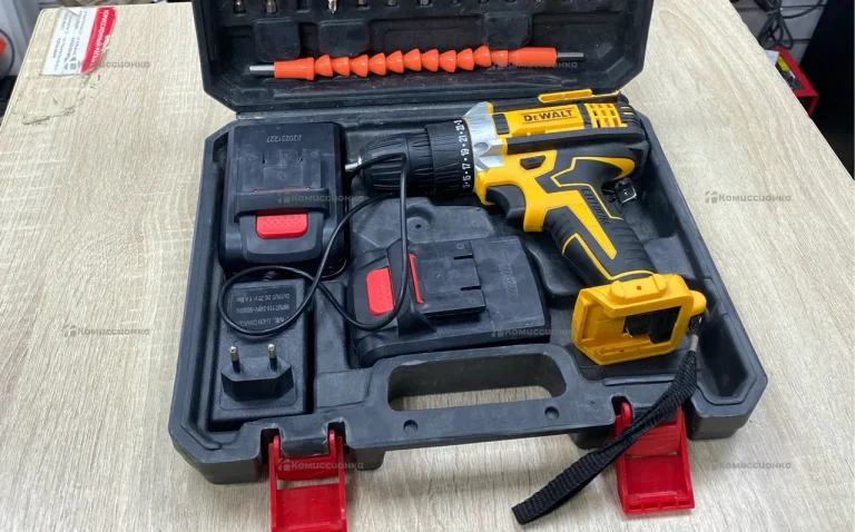 Шуруповерт Dewalt 10mm 0-350/0
