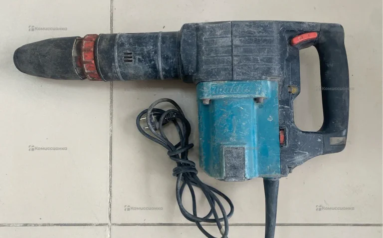 Отбойный молоток Makita HM 1202 C