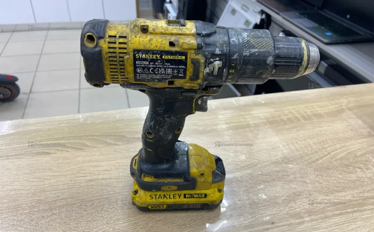 Шуруповерт Stanley SCD711C2K