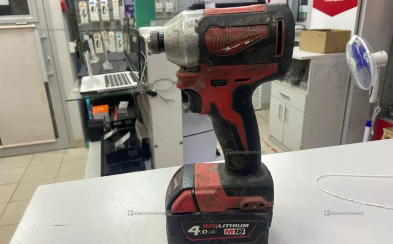 шуруповерт Milwaukee M12-18C