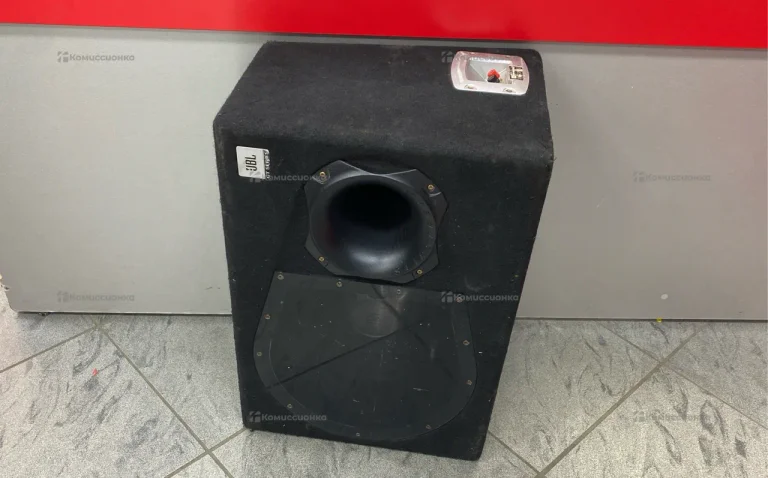 Сабвуфер JBL GT5-1204BR