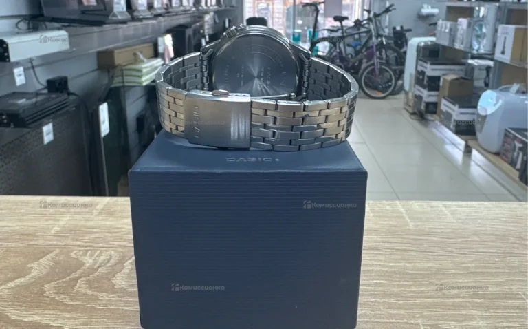 Часы  casio edifice e136