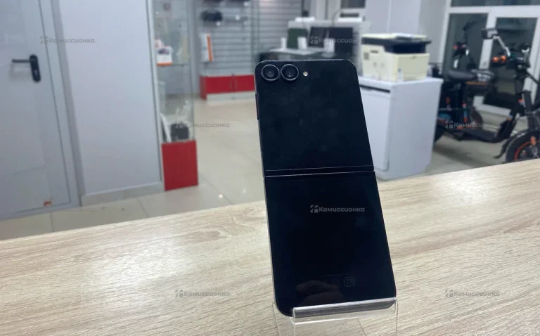 Samsung Galaxy Z Flip7 FE 8/256 ГБ