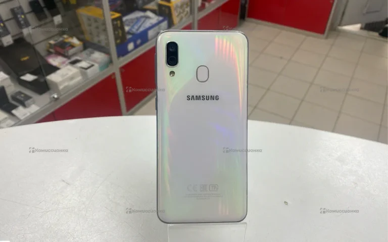 Samsung Galaxy A40 4/64 ГБ