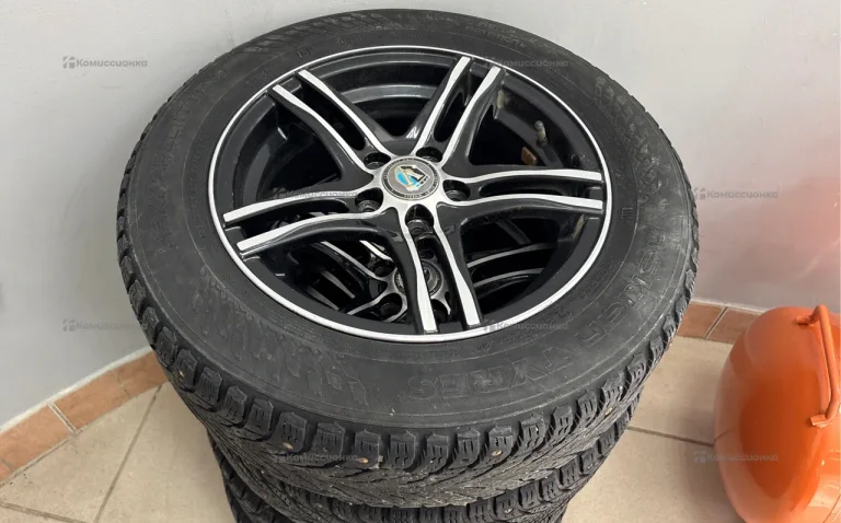 Комплект колес на дисках NOKIAN HAKKAPELITTA 185/6