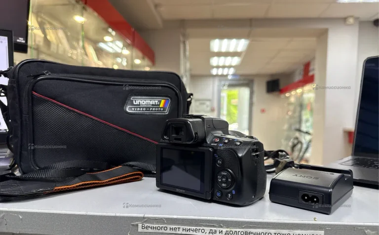 Зеркальный фотоаппарат Sony A37 kit 18-55