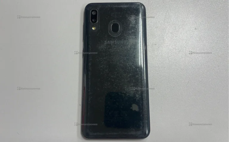 Samsung Galaxy A20 3/32 ГБ