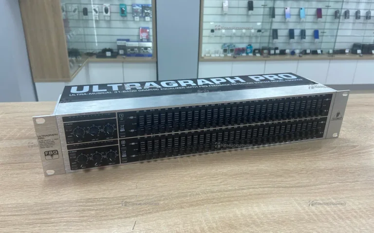 Эквалайзер ULTRA GRAPH PRO FBQ3102